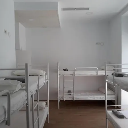 Hub Hostal *